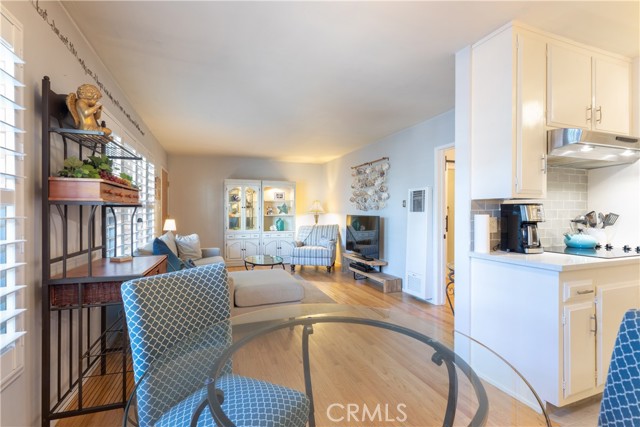 Detail Gallery Image 15 of 42 For 1404 E 1st St #5,  Long Beach,  CA 90802 - 2 Beds | 1 Baths