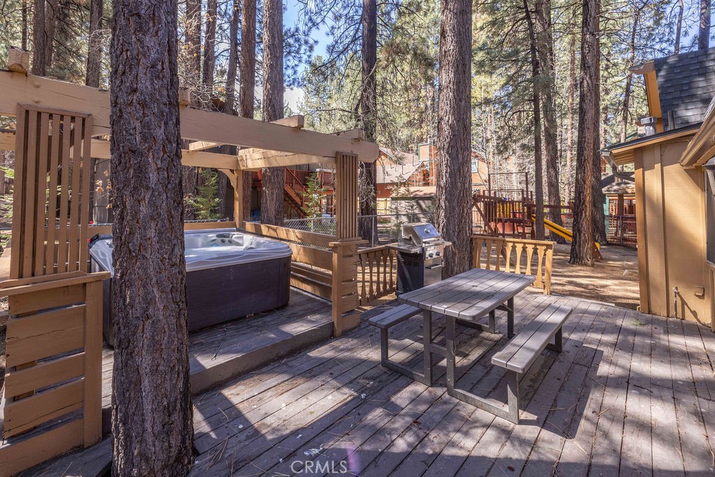 https://media.crmls.org/medias/5dda02e9-68eb-481d-b755-495a8707aea1.jpg?preset=X-Large