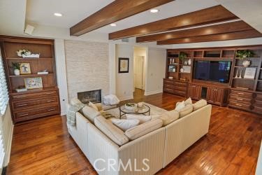 24066 Regents Park Circle, Valencia CA: https://media.crmls.org/medias/5ddae217-14da-495b-890a-1325ab33943a.jpg