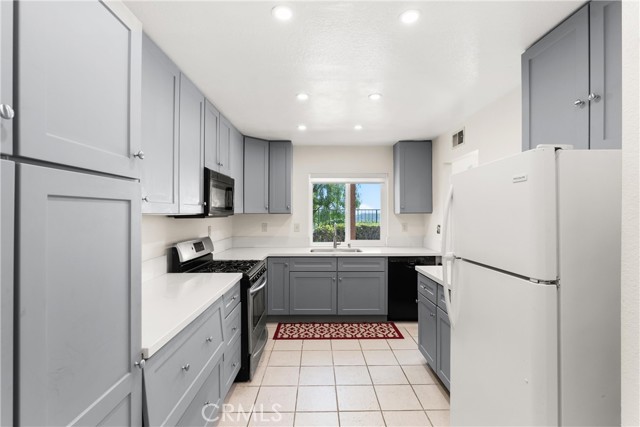 104 Calle Renata, San Dimas CA: https://media.crmls.org/medias/5ddb04e9-b75e-45a0-acef-e6959b4d3b05.jpg