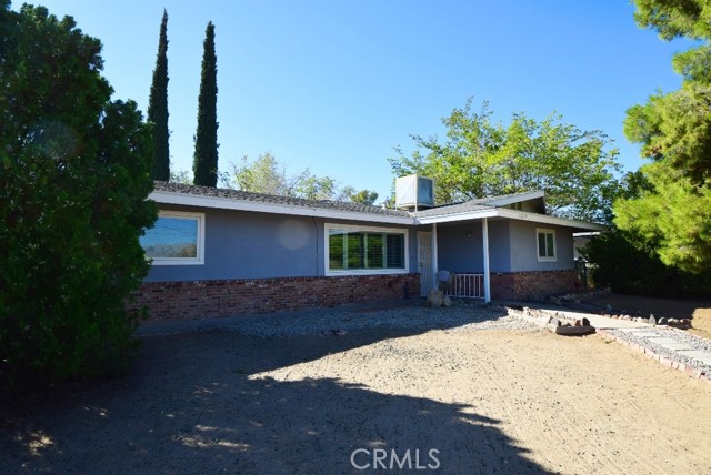 Detail Gallery Image 2 of 11 For 57029 Onaga Trl, Yucca Valley,  CA 92284 - 2 Beds | 2 Baths