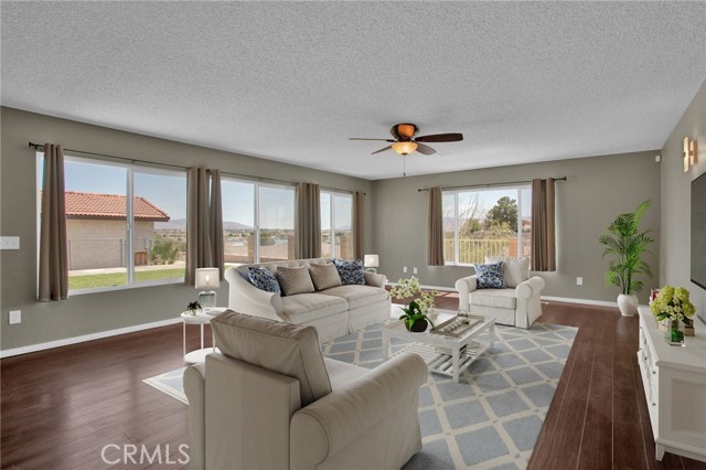17965 Fremontia Lane, Victorville CA: https://media.crmls.org/medias/5ddc14f4-a370-47c4-8e3e-ea4def9a2bcb.jpg