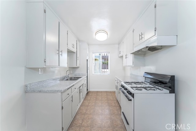 3430 Elm Avenue, Long Beach CA: https://media.crmls.org/medias/5ddd1a5d-a404-4fca-a372-b998d094edf8.jpg