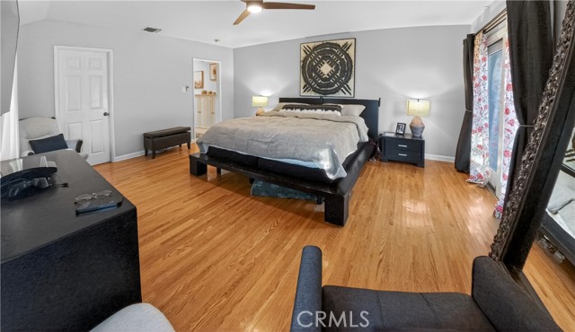 Detail Gallery Image 21 of 34 For 924 Irving Dr, Burbank,  CA 91504 - 4 Beds | 3 Baths