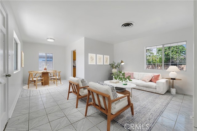 Detail Gallery Image 5 of 23 For 12536 Debell, Pacoima,  CA 91331 - 3 Beds | 2 Baths