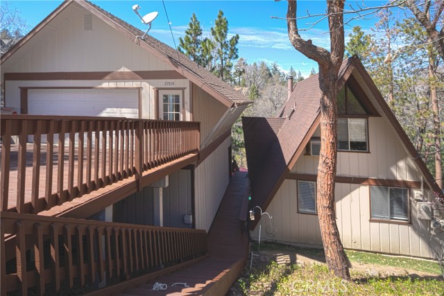 Detail Gallery Image 2 of 10 For 27874 Matterhorn Drive, Lake Arrowhead,  CA 92352 - 4 Beds | 4 Baths
