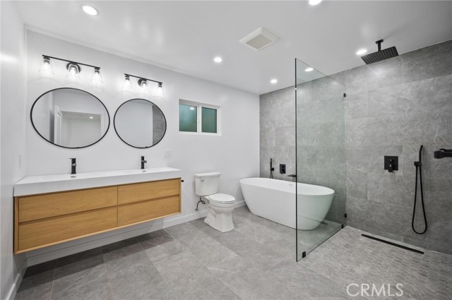 14328 Emelita Street, Sherman Oaks CA: https://media.crmls.org/medias/5dde765e-d15b-4799-b1f0-75af02c5d883.jpg