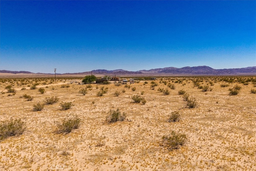 https://media.crmls.org/medias/5ddebd60-1c40-47b2-94d4-7415ff8b239a.jpg?preset=X-Large