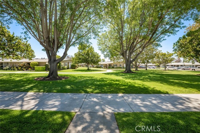 Detail Gallery Image 3 of 33 For 1260 Northwood Rd 164b,  Seal Beach,  CA 90740 - 2 Beds | 1 Baths