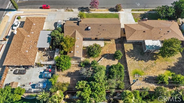 878 E Holly Street, Rialto CA: https://media.crmls.org/medias/5ddfc6e1-d37a-4323-869b-adb4f8eba012.jpg