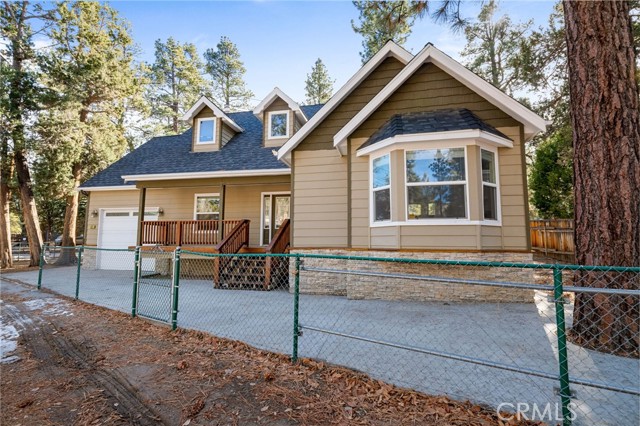 Detail Gallery Image 1 of 34 For 301 Shakespeare Ln, Big Bear City,  CA 92314 - 3 Beds | 2 Baths