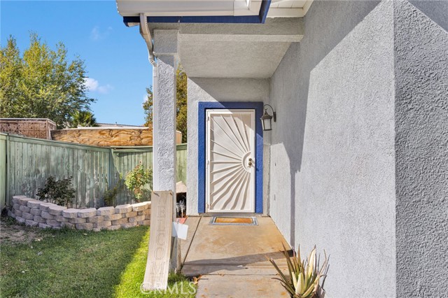 13446 Dover Lane, Victorville CA: https://media.crmls.org/medias/5de019c5-a52d-4cb8-97bf-f85617b8e7a9.jpg