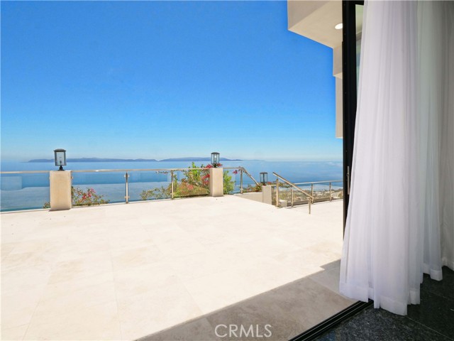 Detail Gallery Image 7 of 55 For 6224 Ocean Terrace Dr, Rancho Palos Verdes,  CA 90275 - 6 Beds | 8/1 Baths