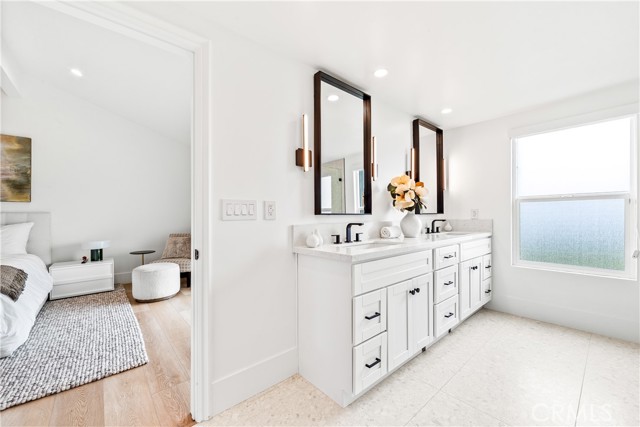 9 Jasmine Creek Dr, Corona del Mar CA: https://media.crmls.org/medias/5de239b9-0c83-4cc0-9d39-0a8a39780e17.jpg