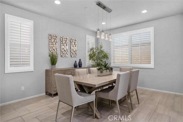 16076 Pesaro Lane, Fontana CA: https://media.crmls.org/medias/5de28153-b0f1-4707-8395-93e43797d2d7.jpg