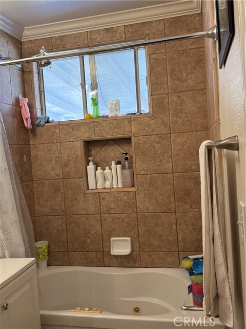 2309 W Anahurst Place, Santa Ana CA: https://media.crmls.org/medias/5de37902-2aa0-4051-8575-a84f66bd84de.jpg