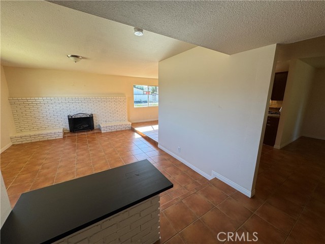 Detail Gallery Image 9 of 32 For 39643 Country Club Dr, Palmdale,  CA 93551 - 3 Beds | 2 Baths