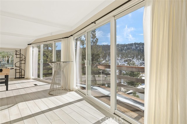 Detail Gallery Image 22 of 58 For 39005 Bayview Ln, Big Bear Lake,  CA 92315 - 4 Beds | 2/1 Baths