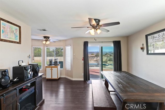 Detail Gallery Image 15 of 49 For 20628 Mesa Oak Dr, Riverside,  CA 92508 - 4 Beds | 3 Baths