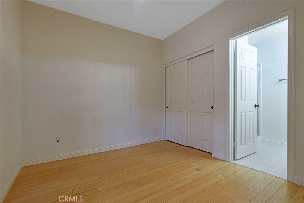 MLS #OC25096677 img 3