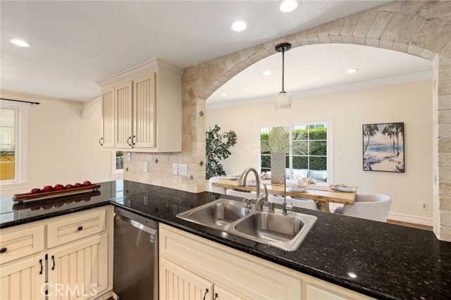 2206 Marshallfield Lane, Redondo Beach, California 90278, 4 Bedrooms Bedrooms, ,2 BathroomsBathrooms,Residential,Sold,Marshallfield,SB24103124