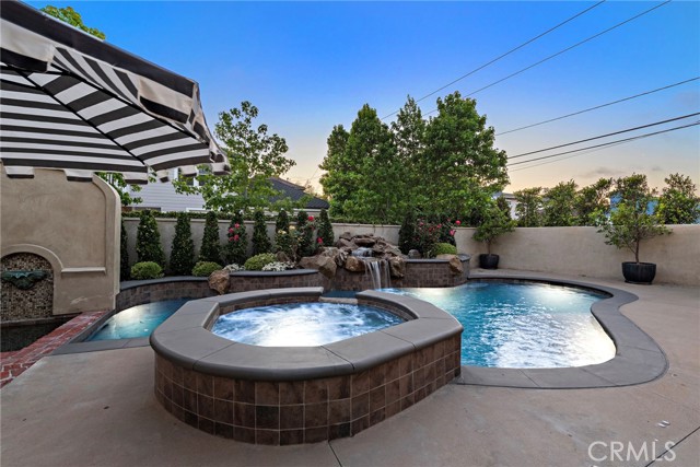 Detail Gallery Image 64 of 75 For 530 Kings Rd, Newport Beach,  CA 92663 - 5 Beds | 4/3 Baths