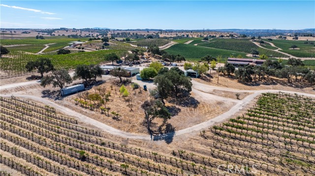 4825 Mill Road, Paso Robles CA: https://media.crmls.org/medias/5de6e793-fcee-43a8-a97d-e294d57e8b23.jpg