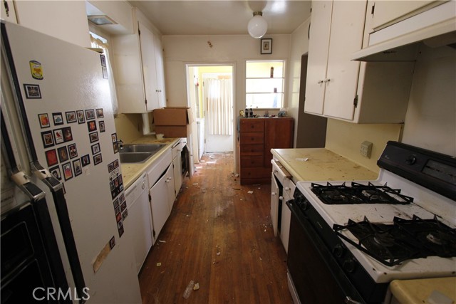 Detail Gallery Image 3 of 16 For 3360 Halderman, Los Angeles,  CA 90066 - 3 Beds | 2 Baths