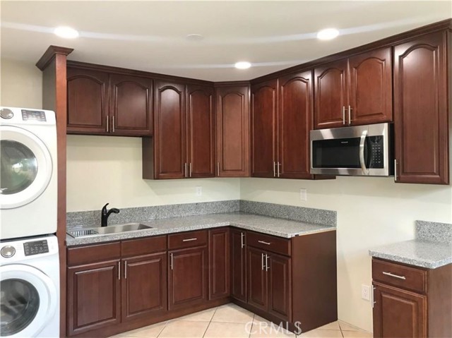 Detail Gallery Image 4 of 6 For 3411 1/2 Chadwick Dr, Los Angeles,  CA 90032 - 2 Beds | 1 Baths