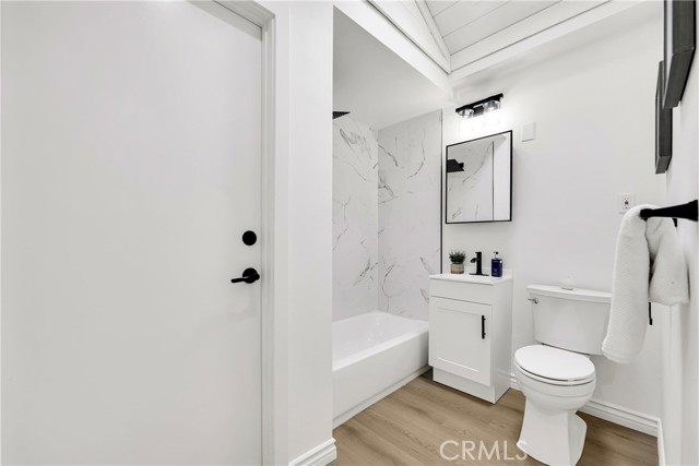 Detail Gallery Image 34 of 40 For 5550 Fallbrook Ave, Woodland Hills,  CA 91367 - 3 Beds | 2 Baths