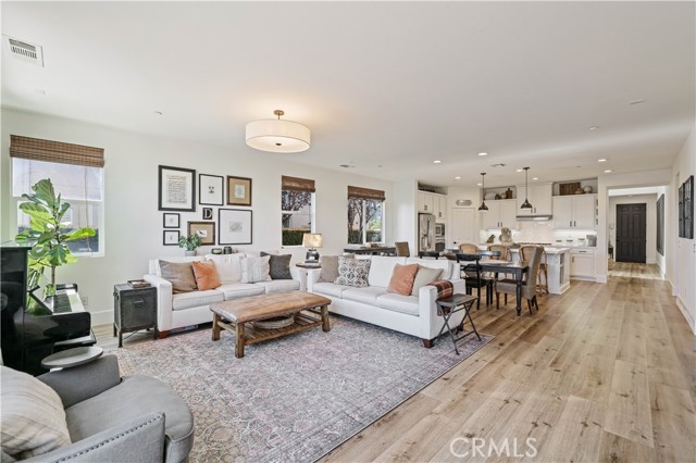 Detail Gallery Image 15 of 62 For 28658 Farrier Dr, Valencia,  CA 91354 - 3 Beds | 3/1 Baths