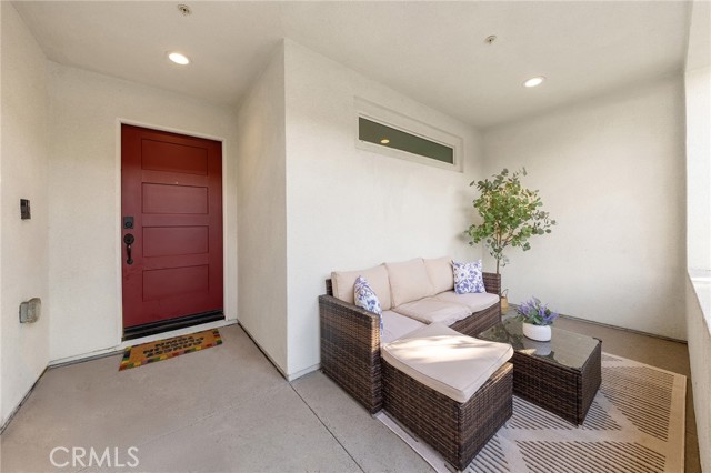 Detail Gallery Image 3 of 27 For 129 N 5th St #B,  Montebello,  CA 90640 - 3 Beds | 3 Baths