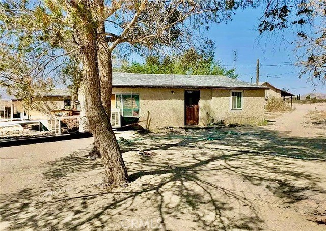 34774 Old Woman Springs Road, Lucerne Valley CA: https://media.crmls.org/medias/5de97ffd-3f13-4e73-be68-586d6f01a638.jpg