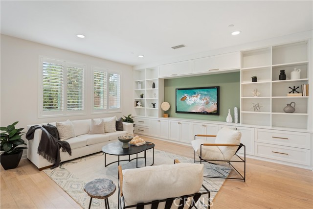 287 Barnes Road, Tustin CA: https://media.crmls.org/medias/5de9ab3f-89c4-464c-8eb0-abed75de2be2.jpg