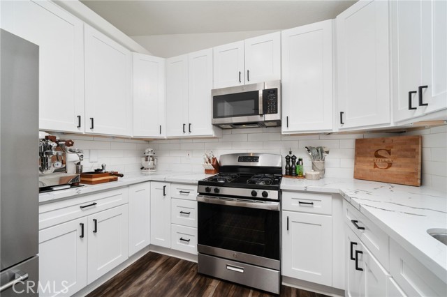 Detail Gallery Image 4 of 56 For 56488 El Dorado Dr, Yucca Valley,  CA 92284 - 3 Beds | 2 Baths