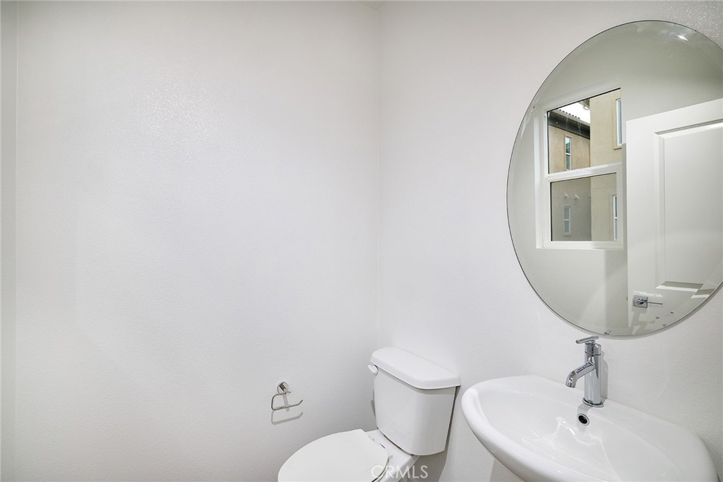 https://media.crmls.org/medias/5dea9bed-8015-4d9c-939b-8745b8cfc7b6.jpg?preset=X-Large