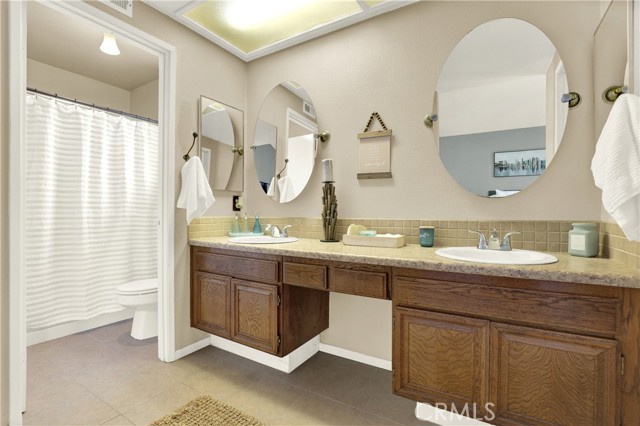18417 Mount Kristina Street, Fountain Valley CA: https://media.crmls.org/medias/5dec51c4-5853-47e3-bda8-907b5fe48b08.jpg