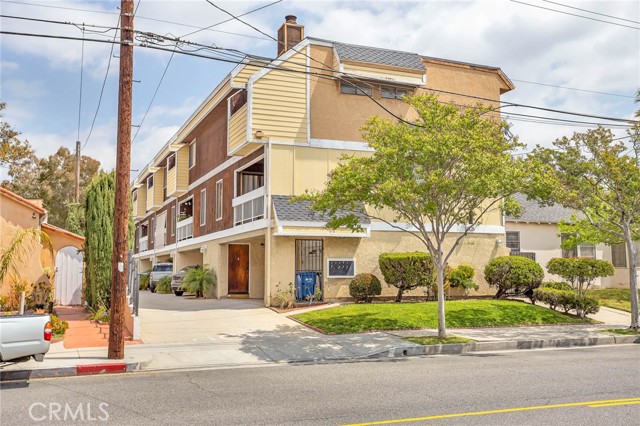 Detail Gallery Image 1 of 23 For 1005 Monterey Rd #5,  Glendale,  CA 91206 - 3 Beds | 3 Baths