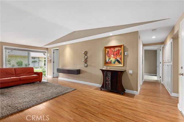 Detail Gallery Image 1 of 34 For 141 Avenida Majorca #B,  Laguna Woods,  CA 92637 - 2 Beds | 1/1 Baths