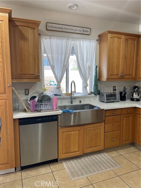 Detail Gallery Image 8 of 21 For 43407 Hampton, Lancaster,  CA 93536 - 4 Beds | 2/1 Baths