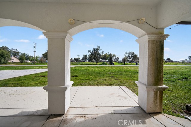 Detail Gallery Image 11 of 37 For 19774 Road 31, Madera,  CA 93638 - 4 Beds | 3 Baths