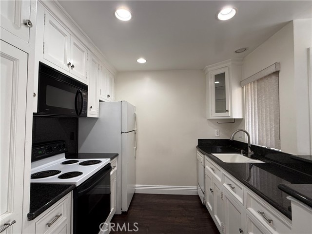 Detail Gallery Image 8 of 22 For 26205 La Real #C,  Mission Viejo,  CA 92691 - 1 Beds | 1 Baths