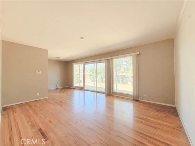 Detail Gallery Image 7 of 17 For 10360 Haskell, Granada Hills,  CA 91344 - 3 Beds | 2 Baths