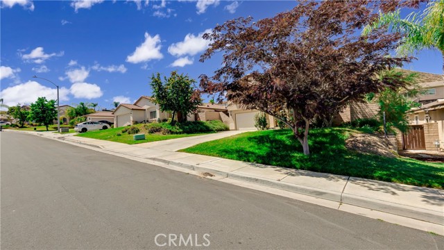 Detail Gallery Image 3 of 40 For 23405 Cheyenne Canyon Dr, Menifee,  CA 92587 - 4 Beds | 3 Baths