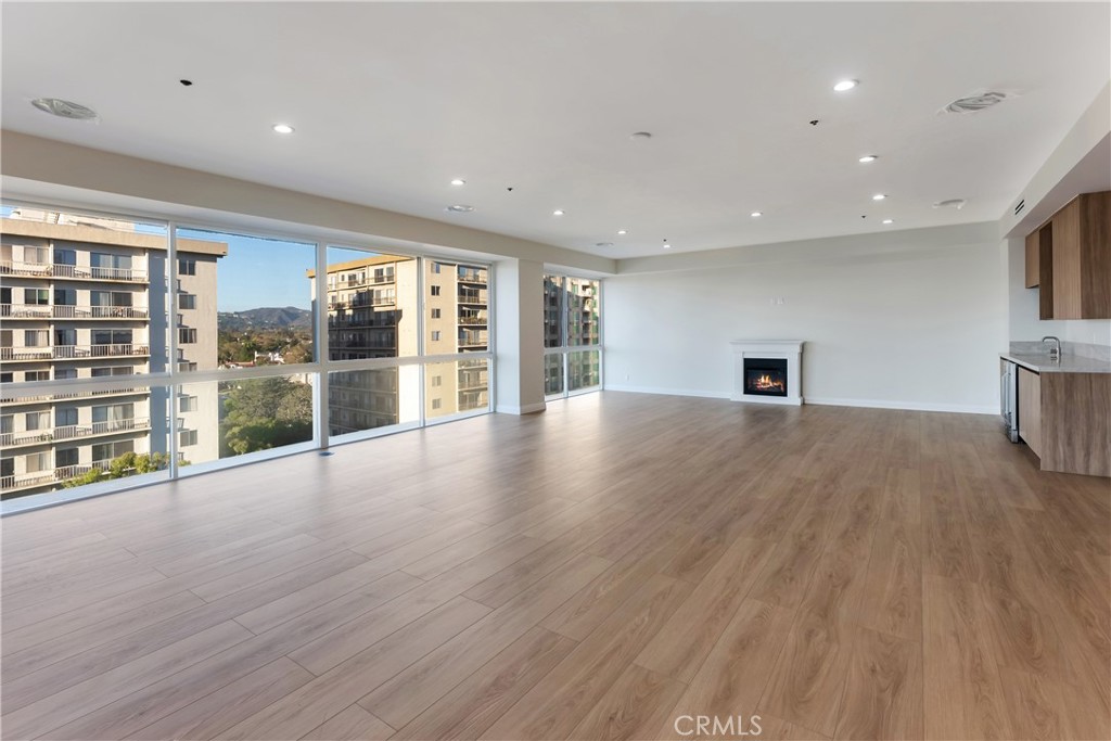 MLS #SR25262173 image #9