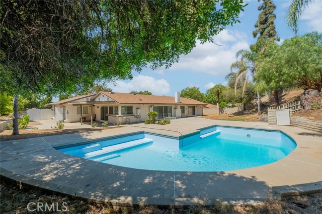 19941 Hiawatha Street, Chatsworth CA: https://media.crmls.org/medias/5def0976-dfcc-462e-9909-d574e2ad868a.jpg