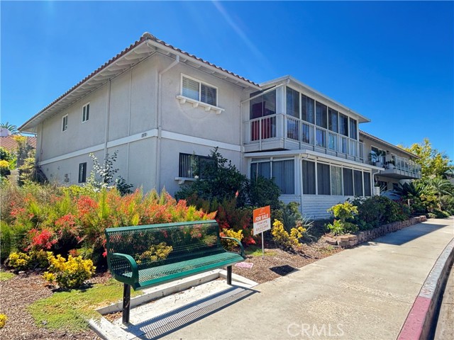 2070 Via Mariposa E, Laguna Woods CA: https://media.crmls.org/medias/5def16a4-c39c-4d3a-9b9e-1961e40f8339.jpg
