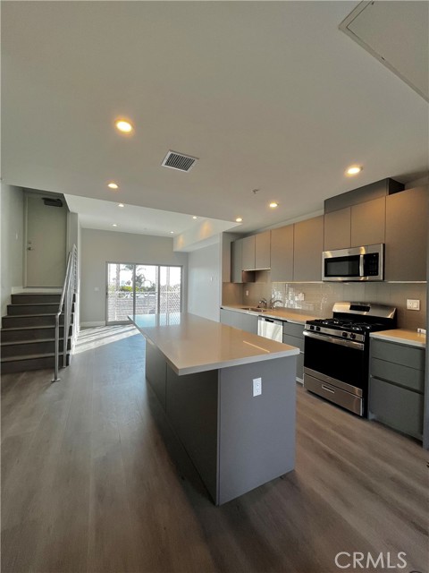 Detail Gallery Image 4 of 34 For 1223 N Hayworth Ave #7,  West Hollywood,  CA 90046 - 2 Beds | 2/1 Baths