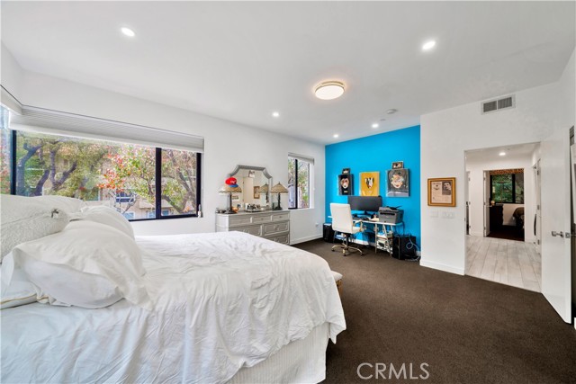 Detail Gallery Image 17 of 25 For 1200 N Sweetzer Ave #2,  West Hollywood,  CA 90069 - 3 Beds | 2/1 Baths