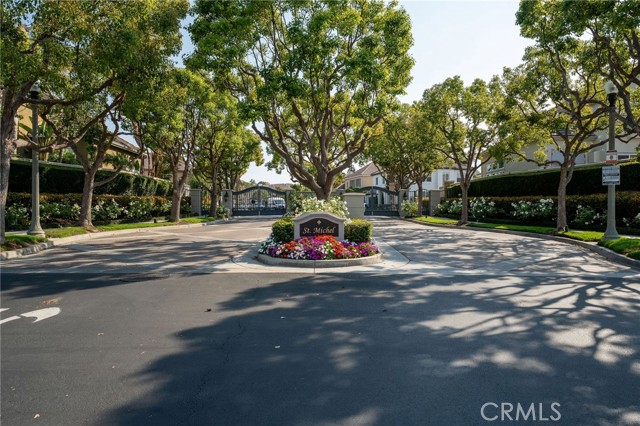 23 Belfort, Newport Coast CA: https://media.crmls.org/medias/5df02005-4897-4cb8-947a-e8cc012f8935.jpg
